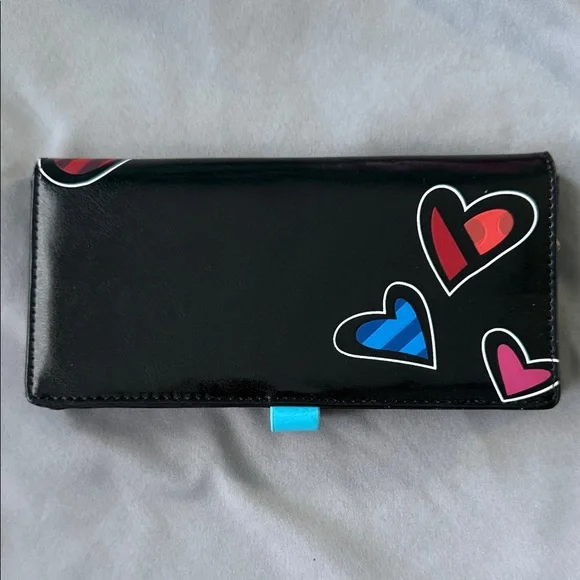 Romero Britto Black Heart Wallet - Picture 3 of 5